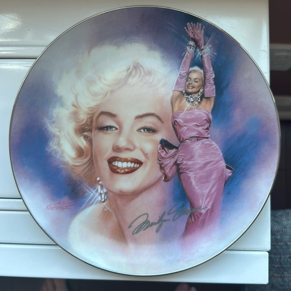 Marilyn Monroe Vintage Bradford Exchange All that Glitters plate